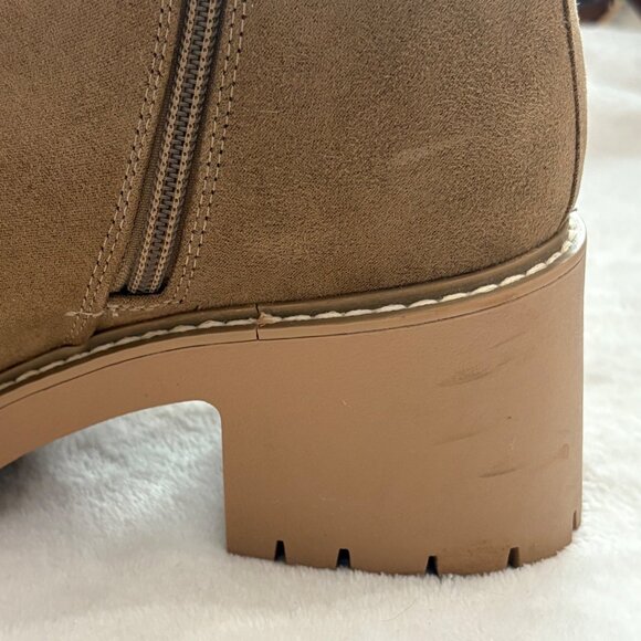 Universal Thread Tan Chunky Heel Ankle Boots Womens Size 7.5 Faux Suede - Picture 15 of 16